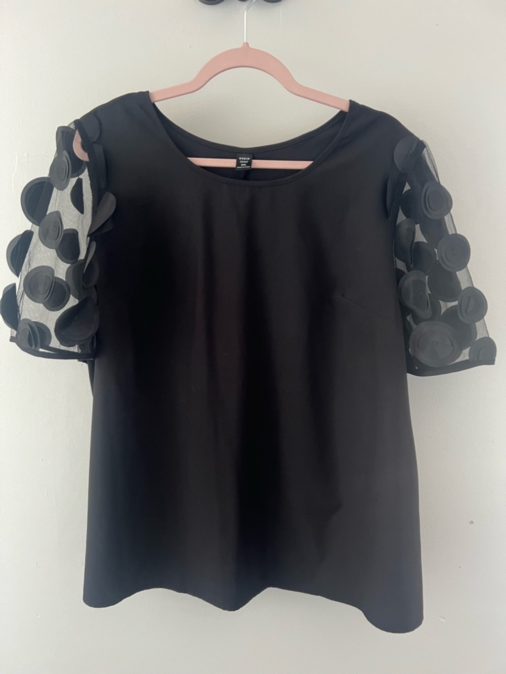 Black Sleeve Applique Top - Unknown Brand
